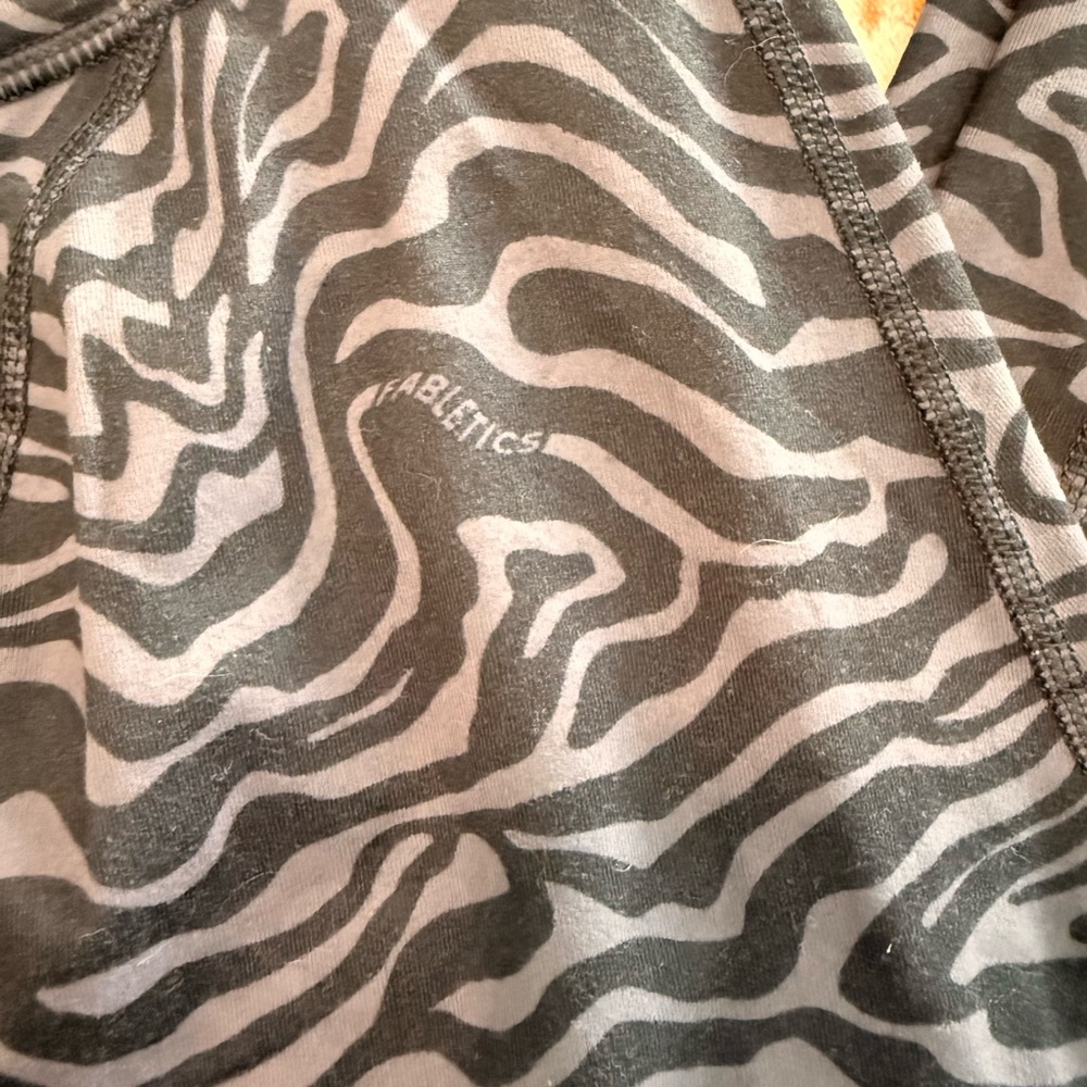 Fabletics BUNDLE Size Medium - image 8